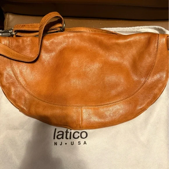 LATICO CALLIE SLING CROSSBODY “Cognac” - Picture 6 of 7